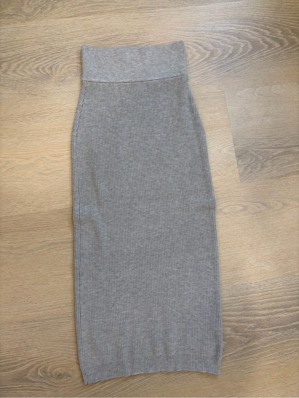Wilfred Free Ribbed Knit Midi Skirt in Gray